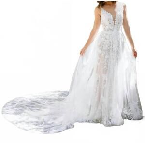 NEW SOPHIA TOLLI boho-inspired wedding gown with cotton lace in ivory